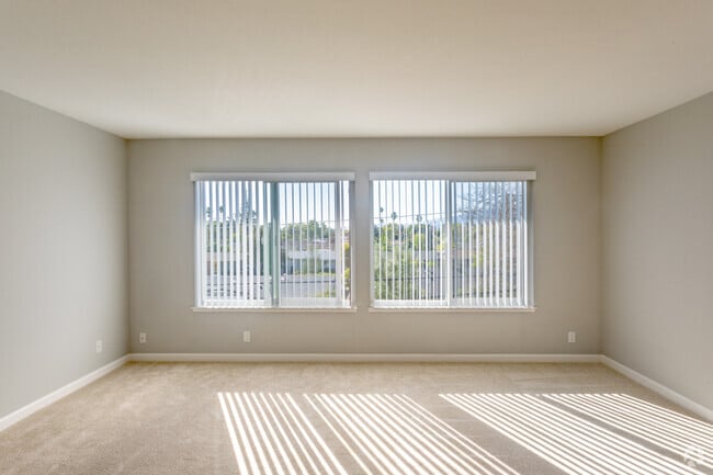 1BR, 1BA - 630SF - 645SF - Hamilton Apartments