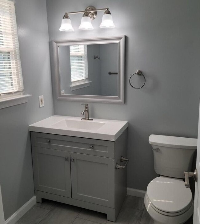 Building Photo - 156 Yorkshire Way