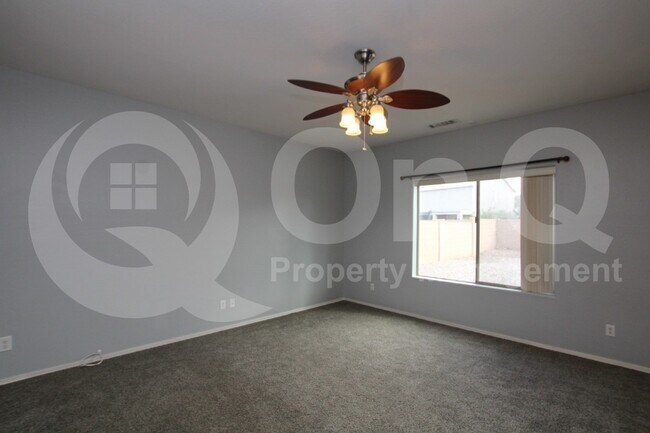 Foto del edificio - 359 E Brook St