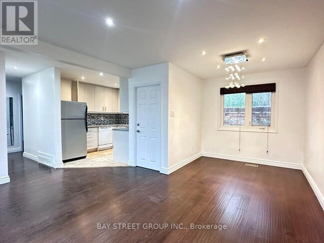 Photo du bâtiment - 427 Crosby Ave