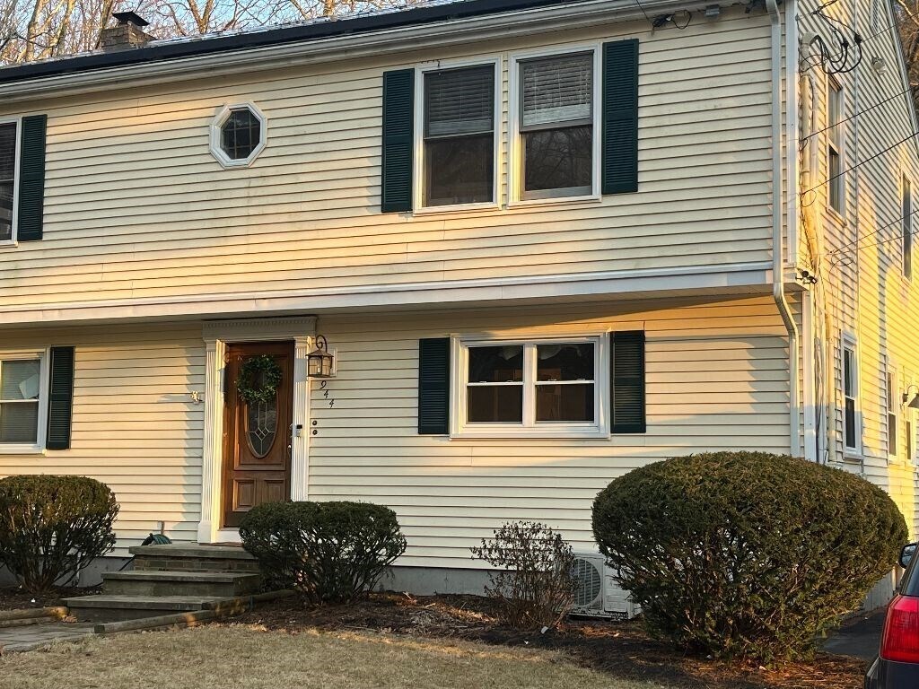 944 Washington St Unit 2, Franklin, MA 02038 Room for Rent in Franklin, MA