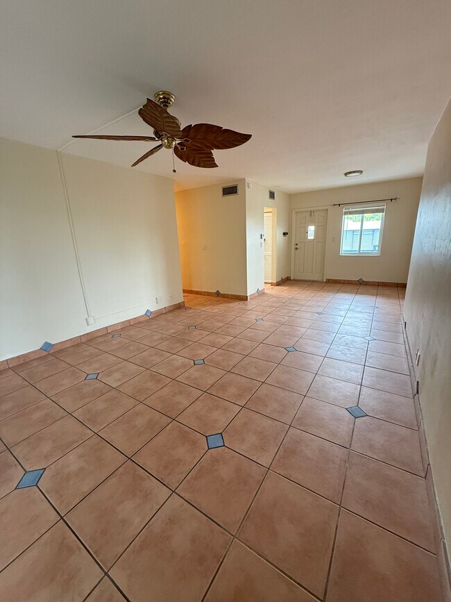 Foto del edificio - 1535 SE 15th St
