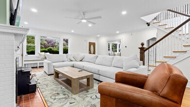 Building Photo - 2 S Oxford Ave