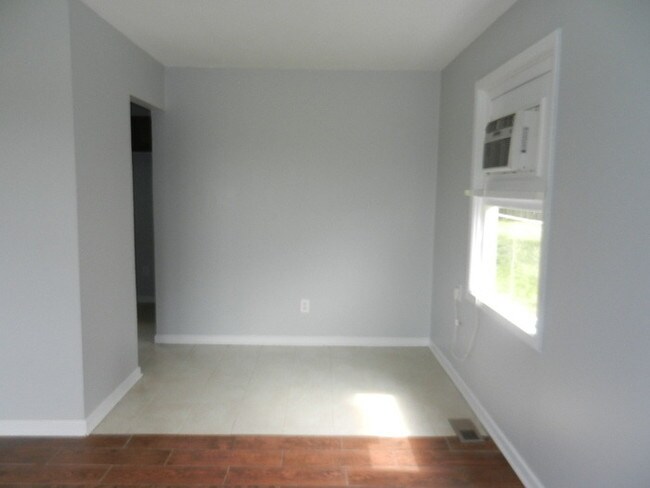Building Photo - Cute Ranch Apartment on Frank Rd