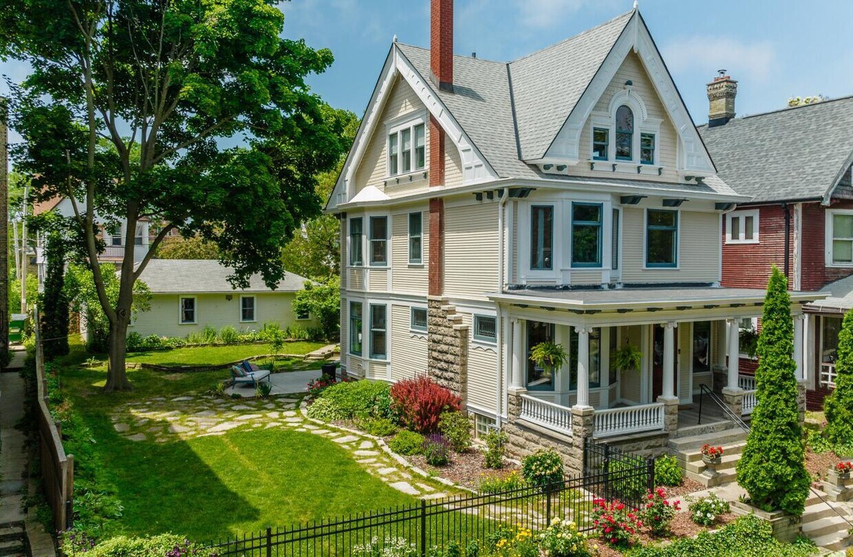 Foto principal - 2621 N Stowell Ave