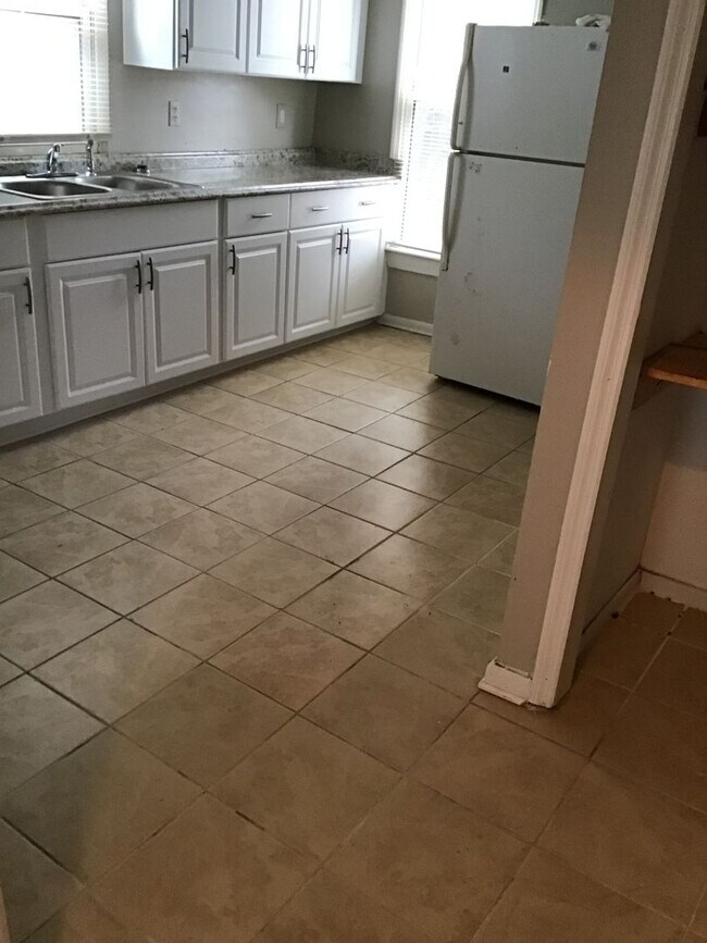 Foto del edificio - Spacious 2 bedroom duplex