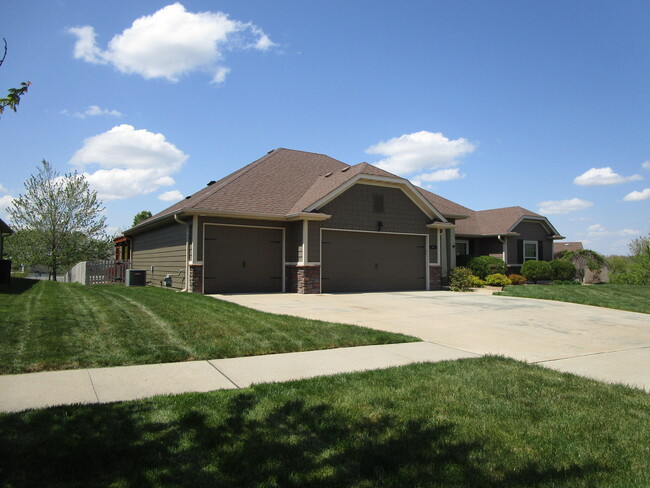 Building Photo - 315 Reedsport Ridge