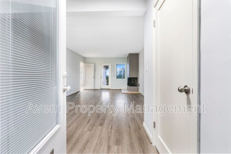 Foto principal - 2879 NW Thurman St