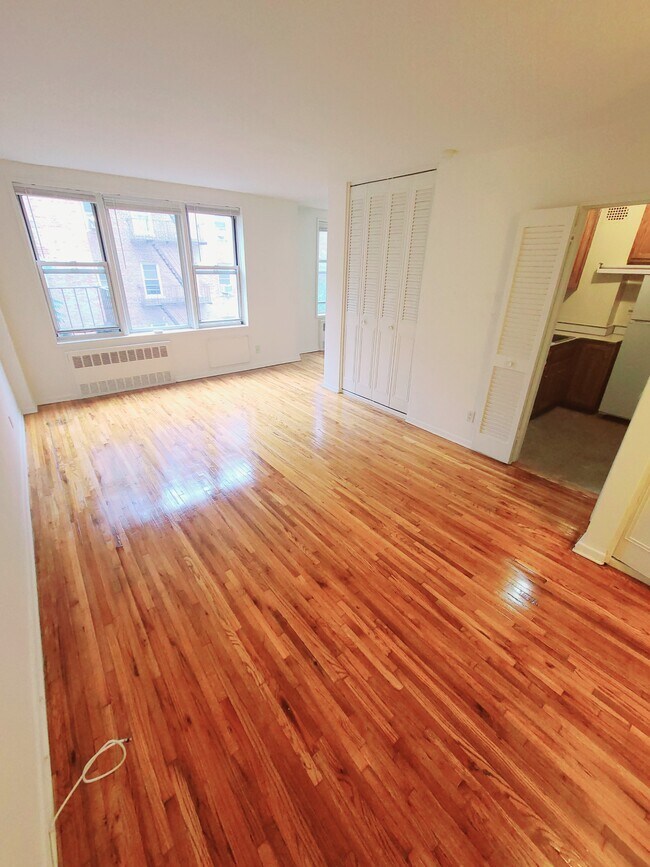 Foto del edificio - 110-48 72nd Ave