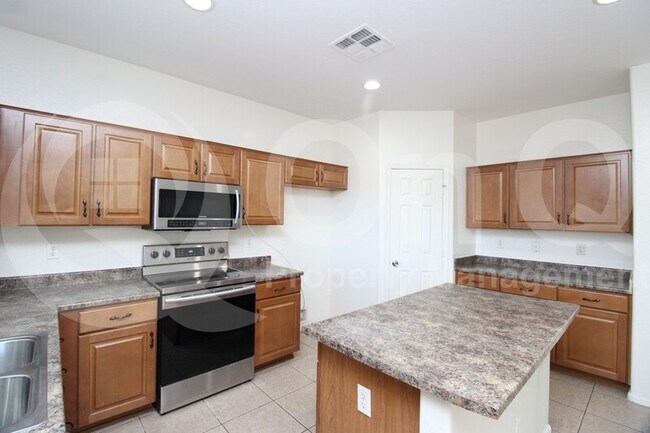 Foto del edificio - 9425 W Raymond St