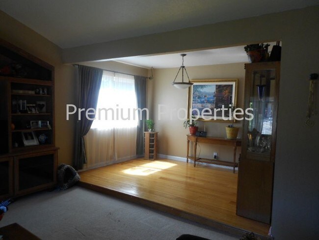 Building Photo - 1438 Windwood Ct