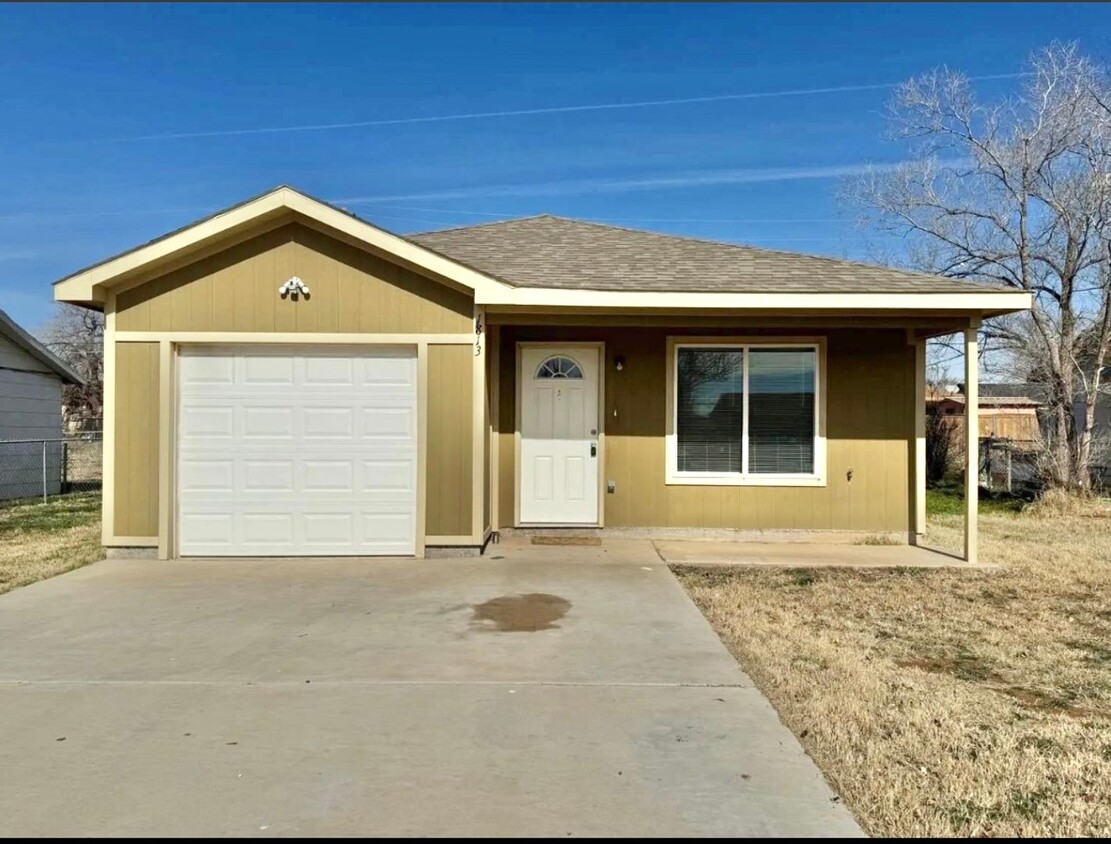 Foto principal - Newer 3 bed 2 bath 1 car garage NOW AVAILABLE