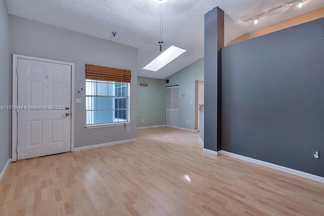 Building Photo - 1275 Crystal Way