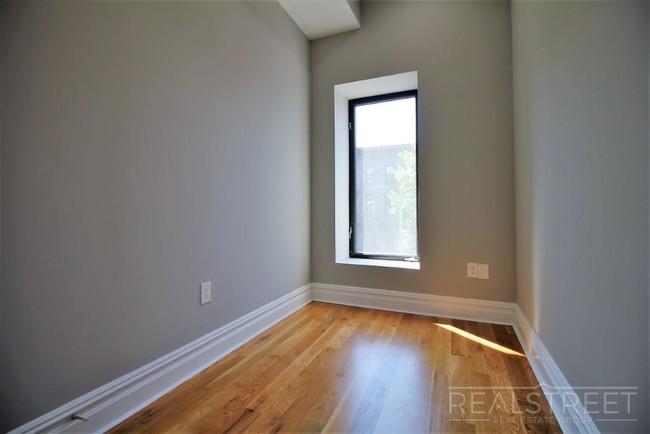 Floorplan - 229A  Vernon Avenue