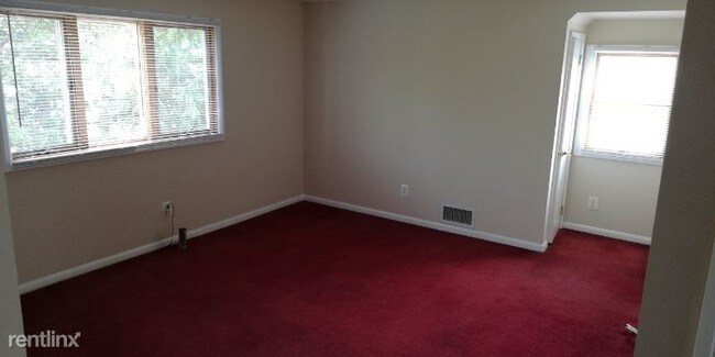 Building Photo - 1 br, 1 bath Apartment - 2604 Parkway Ave