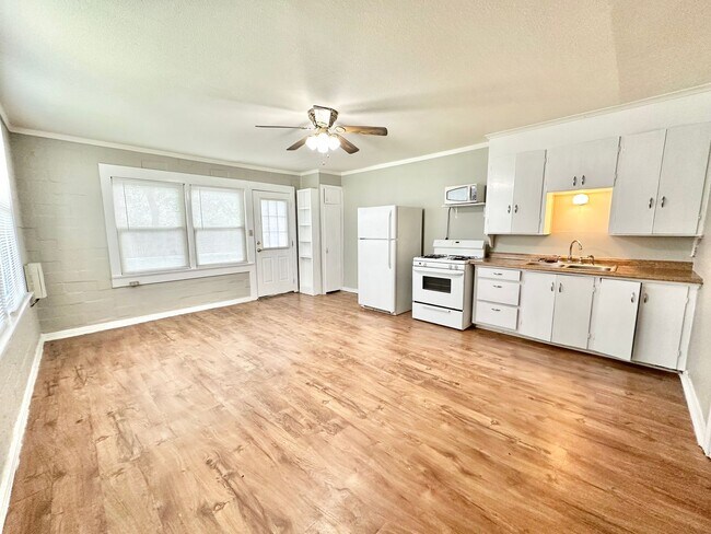 Foto del edificio - 2615 N Elm St