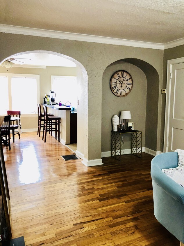 Foto principal - 1110 W 45th St
