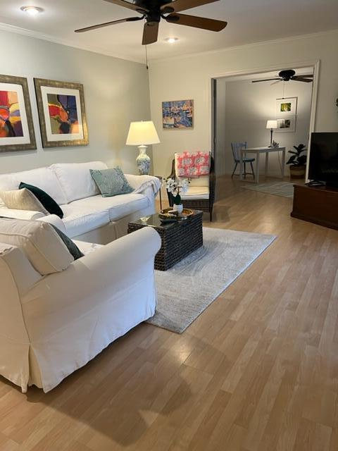 Foto del edificio - 301 SE Castle Ct