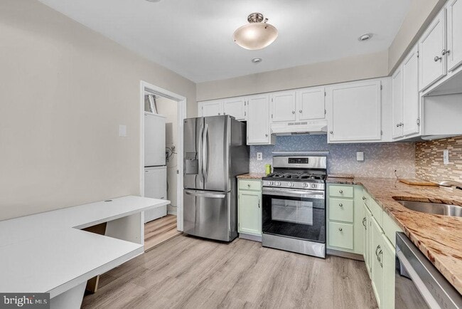 Building Photo - 271 Andover Pl