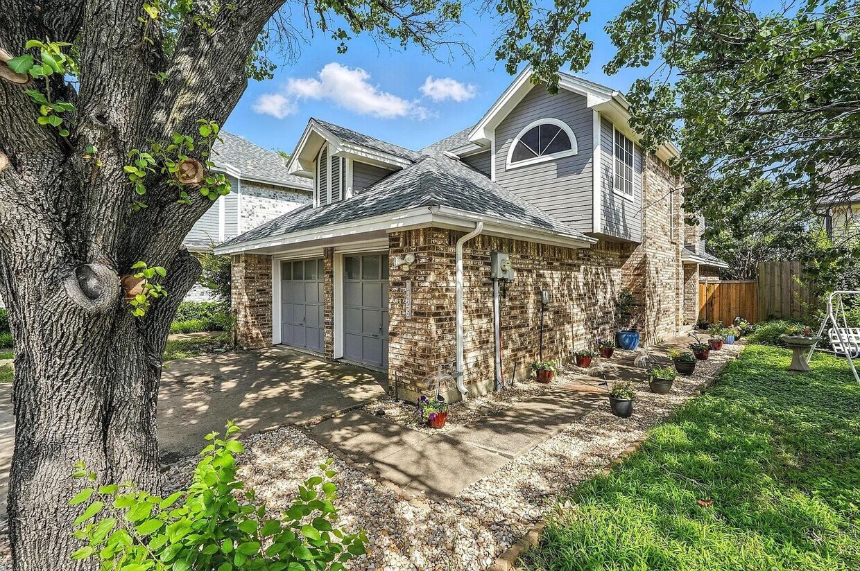 Foto del edificio - 1426 Harmony Ln