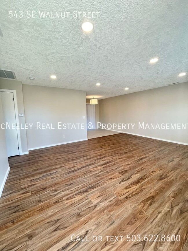 Foto del edificio - Remodeled 2 Bedroom in Downtown Hillsboro