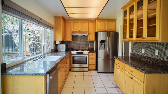 Building Photo - 6658 Catamaran St