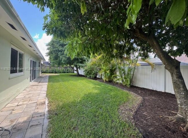 Building Photo - 10514 SW 127th Ct