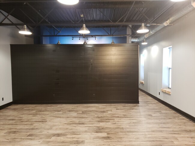 Foto del edificio - 329 S Washington Sq