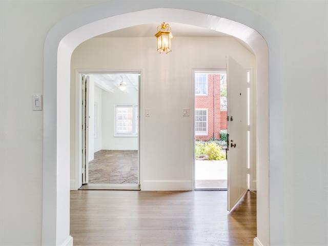 Building Photo - 4416 Normandy Ave