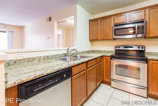 Foto del edificio - 2 br, 2 bath House - 12190 Cuyamaca 1013