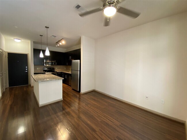 Foto del edificio - 2700 Brazos St