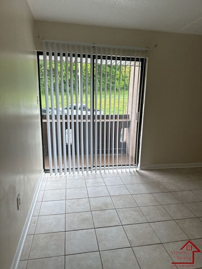 Building Photo - 915 S Seminole Dr