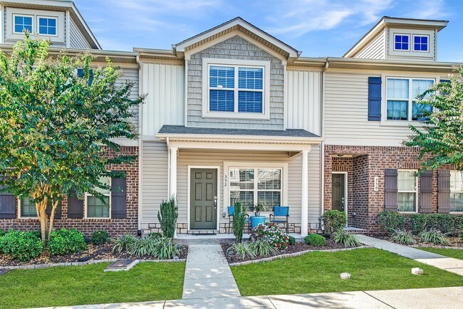 Foto del edificio - 735 Tulip Grove Rd