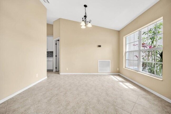 Photo - 1355 SW Porter Rd House