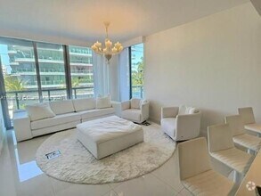 Building Photo - 9940 W Bay Harbor Dr