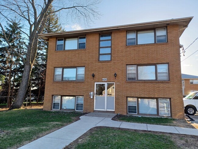 Building Photo - 4050 4th St NE