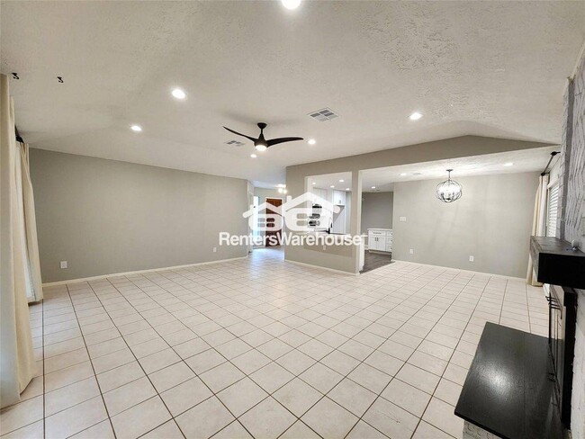 Building Photo - 8327 Bird Run Dr