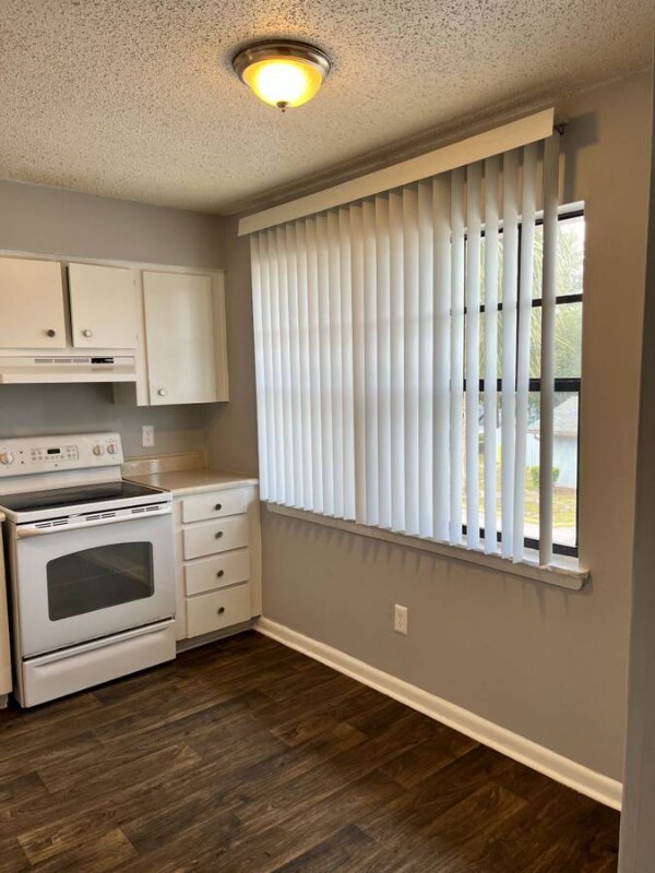 Foto principal - 3215 Baird Ave