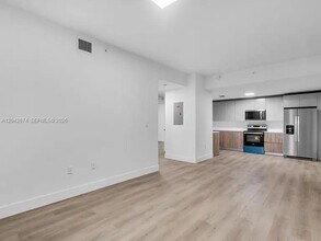 Building Photo - 3728 NW 19th Ave
