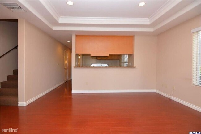 Building Photo - 719 E Providencia Ave