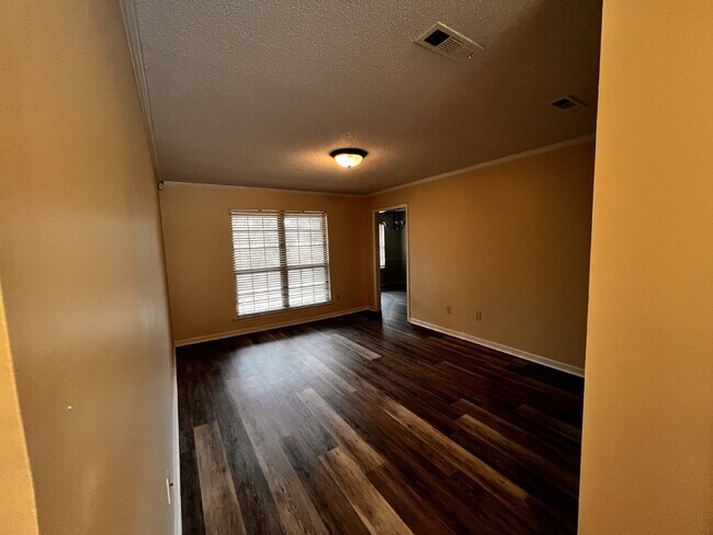 Building Photo - Home for Rent