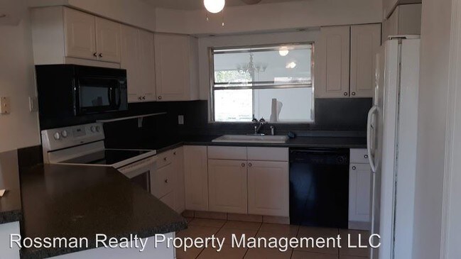 Foto del edificio - 3 br, 3 bath House - 1420 Vendome Court