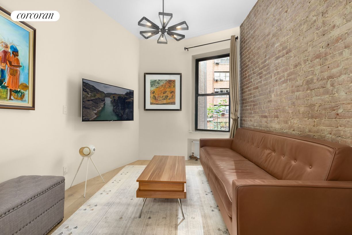 Foto principal - 20 E 88th St