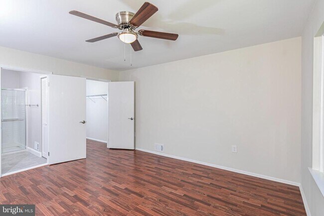 Foto del edificio - 56 Barberry Ct