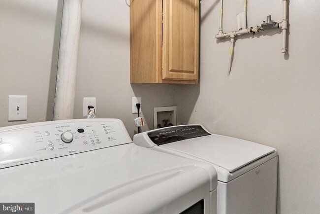 Building Photo - 10324 Cassidy Ct