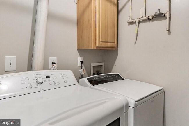 Foto del edificio - 10324 Cassidy Ct