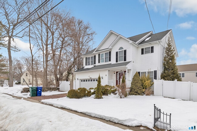 Building Photo - 240 Highland Ave