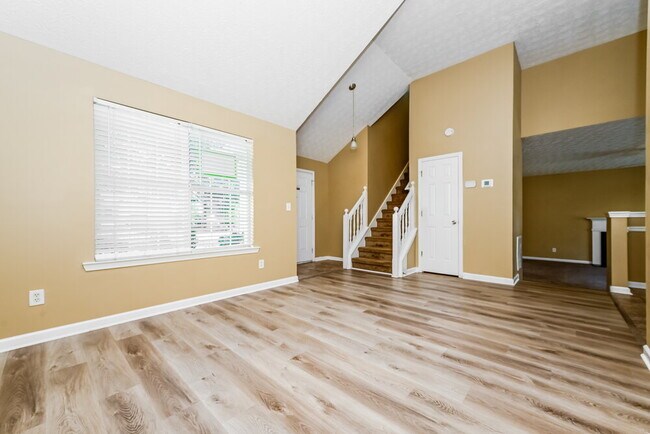 Foto del edificio - 735 Compton Ln