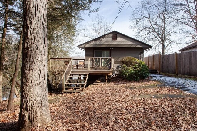 Building Photo - 22 Lakeside Dr