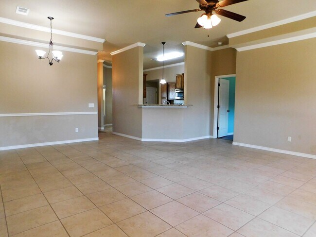 Building Photo - Available NOW!!!! Lovely home located in G...